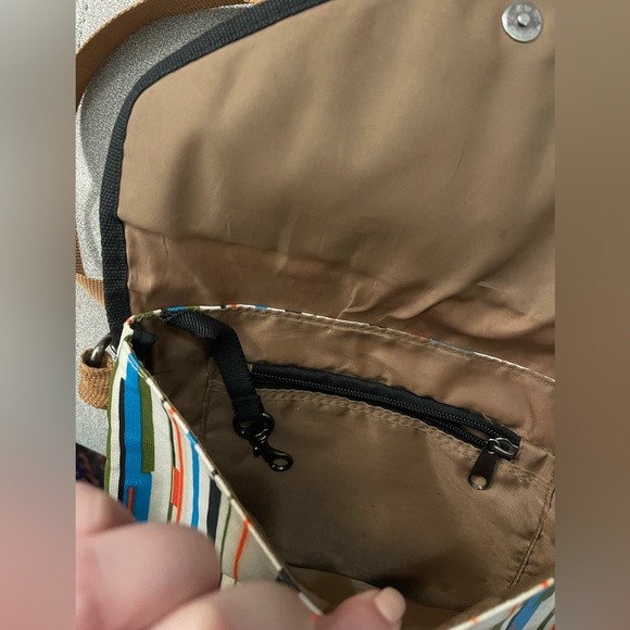 Kavu envelope convertible purse. - Picture 4 of 4